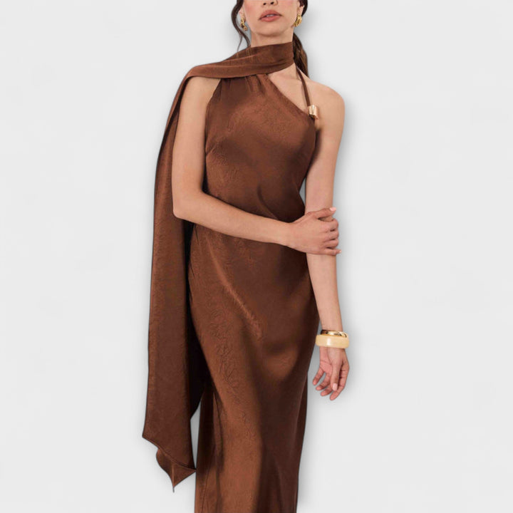 Azura - Vestido largo de satén marrón con un solo hombro