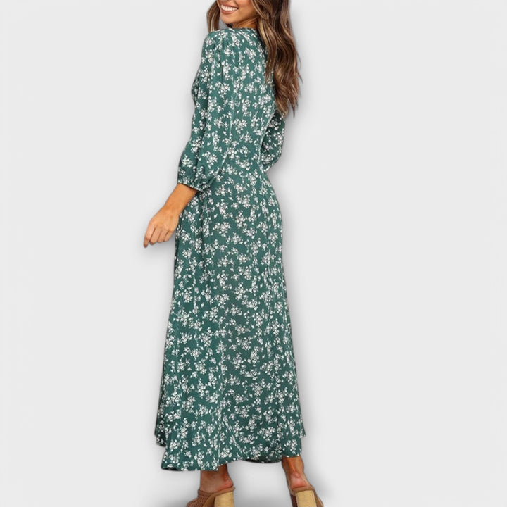 Vestido maxi azul y blanco con estampado de flores