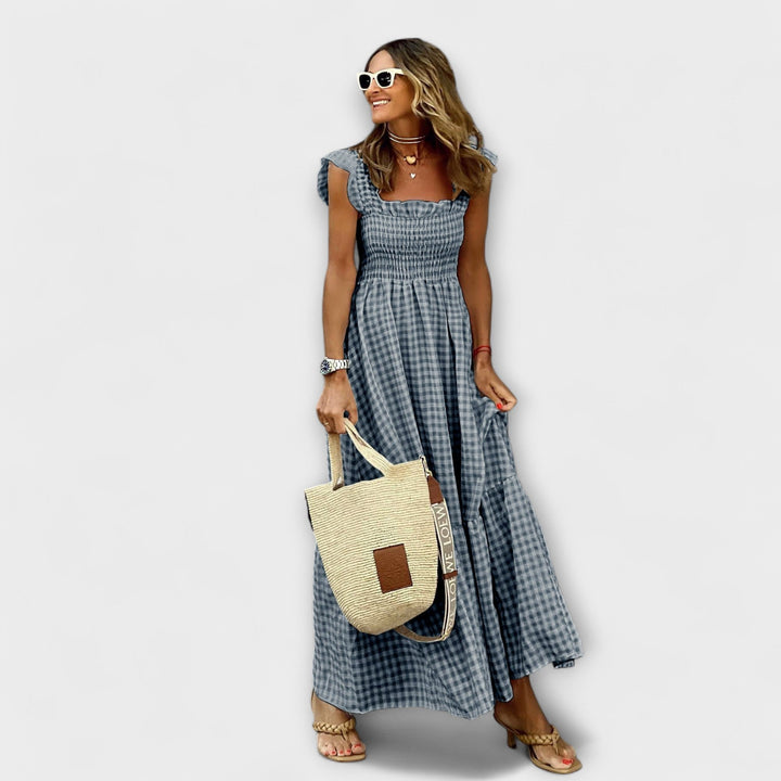 Vestido maxi blanco a cuadros con mangas de volantes
