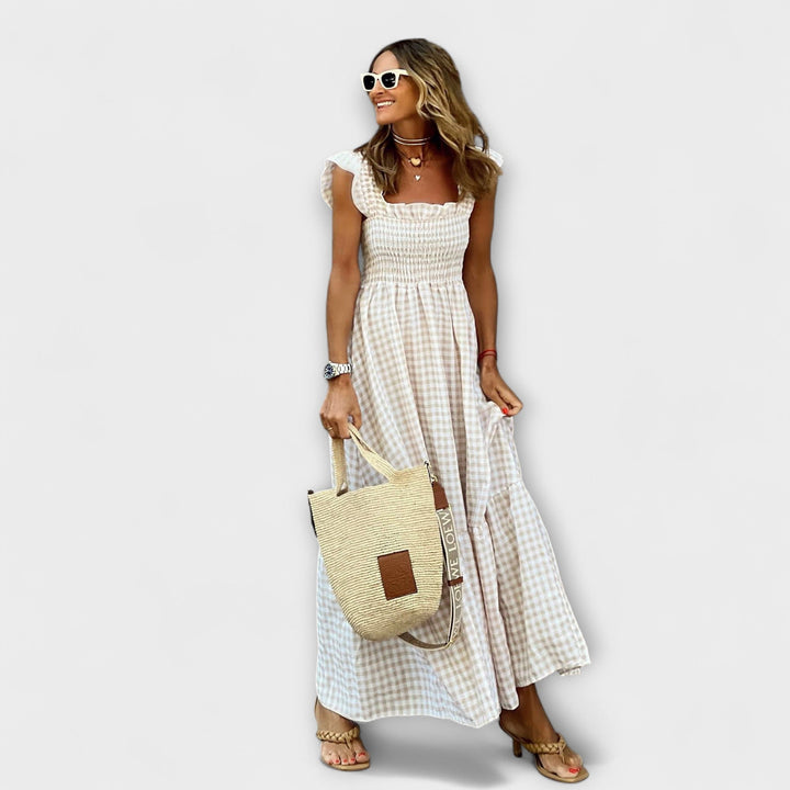 Vestido maxi blanco a cuadros con mangas de volantes