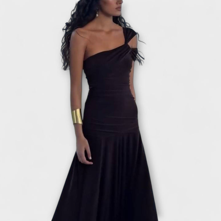 Margot - Vestido largo negro con hombros al descubierto