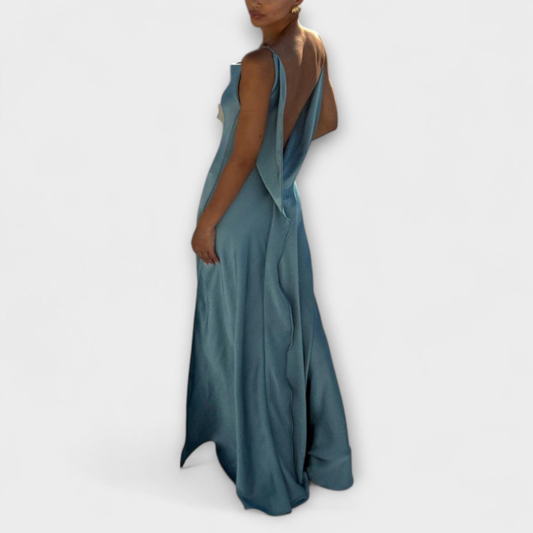 Hallie - Vestido maxí de satén azul con alta rendija