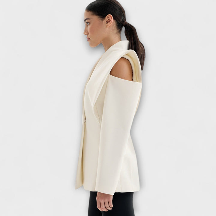 Valeria - Blazer con hombros esculpidos en color crema