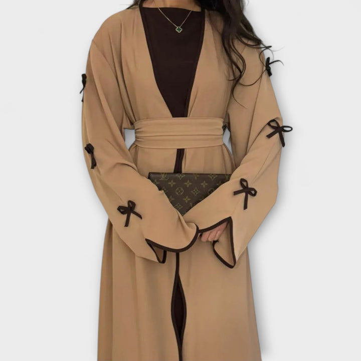Jasmin - Dúo de cárdigan y vestido beige con lazo