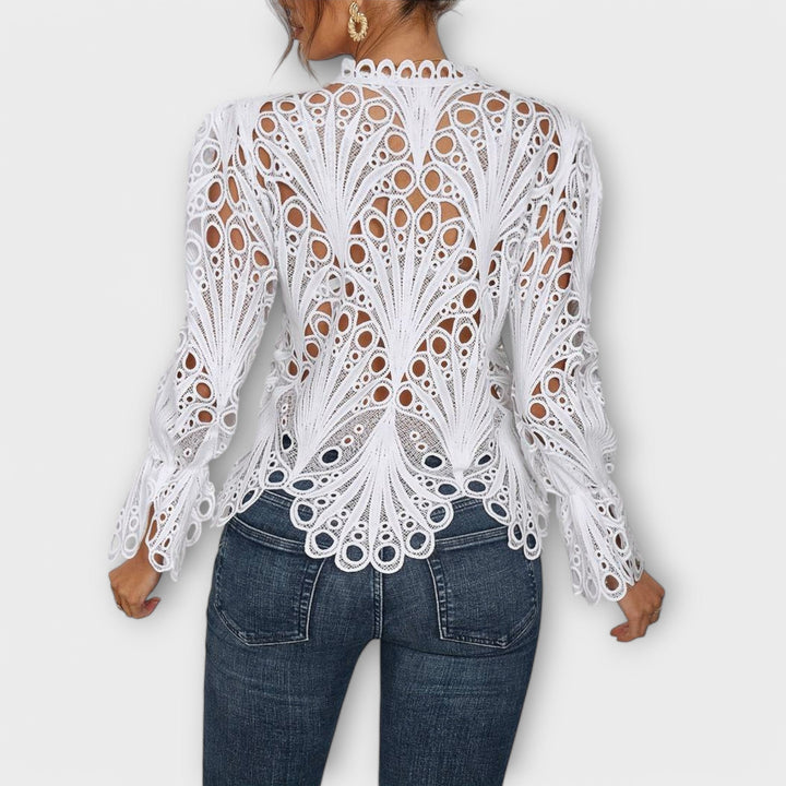 Savannah - Blusa blanca asimétrica con encaje
