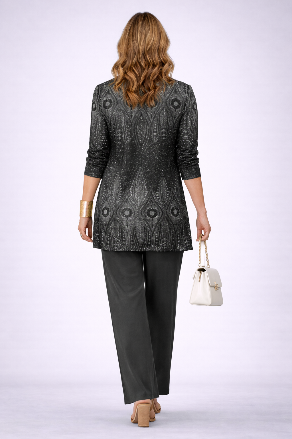 Amelia - Conjunto de tres piezas en negro con cárdigan estampado