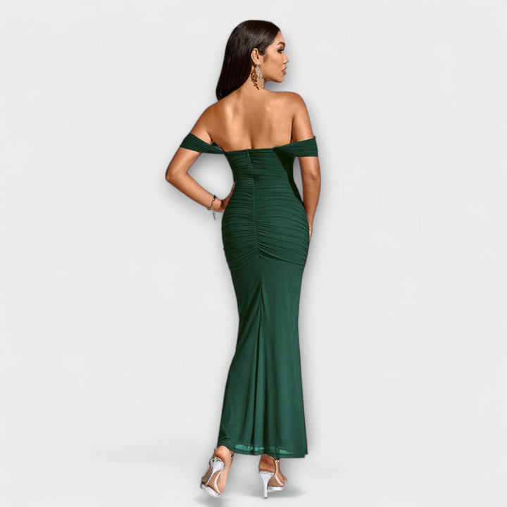 Ione - Vestido ajustado marrón con hombros al descubierto