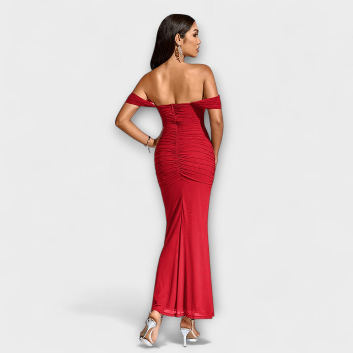 Ione - Vestido ajustado marrón con hombros al descubierto