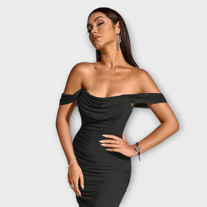 Ione - Vestido ajustado marrón con hombros al descubierto