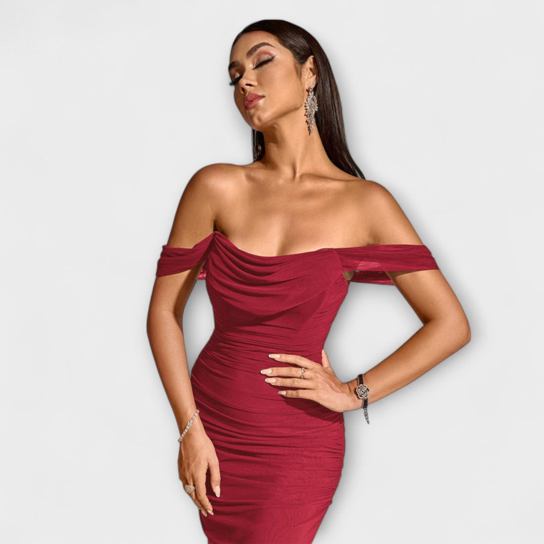 Ione - Vestido ajustado marrón con hombros al descubierto
