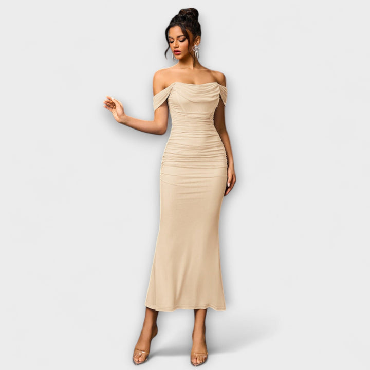 Ione - Vestido ajustado marrón con hombros al descubierto