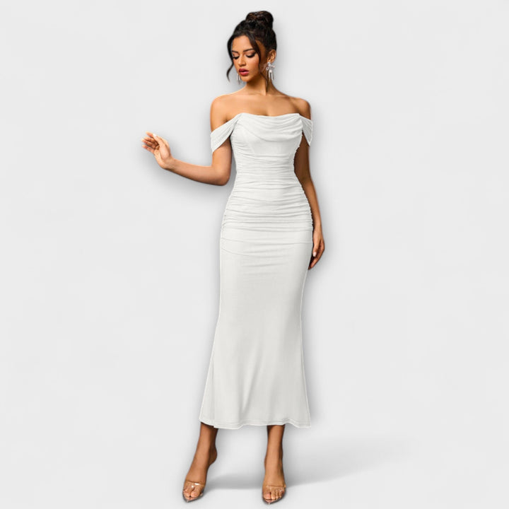 Ione - Vestido ajustado marrón con hombros al descubierto