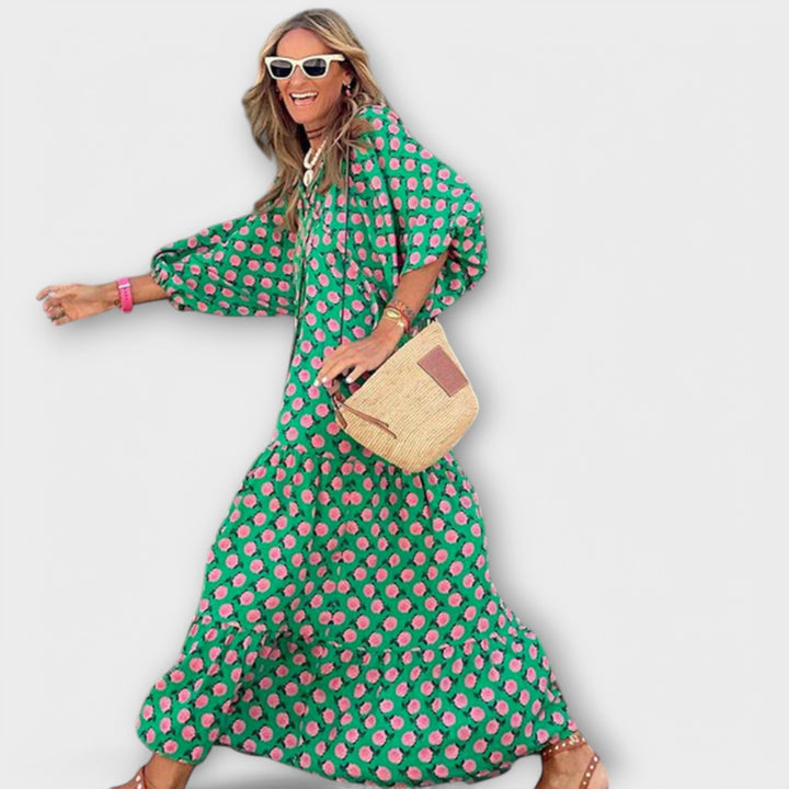 Elegante vestido maxi verde con patrón geométrico