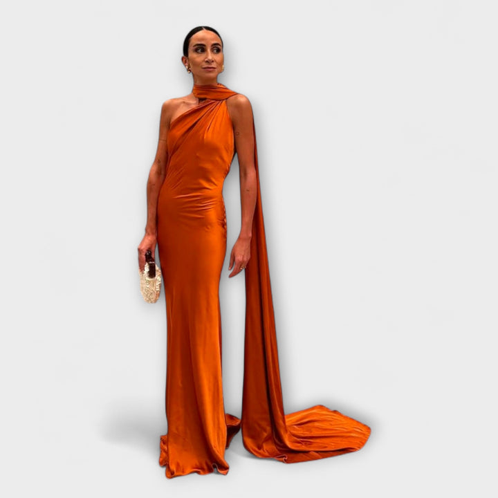 Elegante vestido maxi de tirantes sin hombros en color naranja