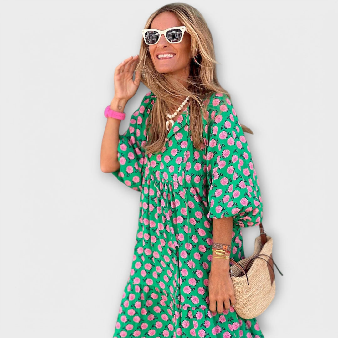 Elegante vestido maxi verde con patrón geométrico