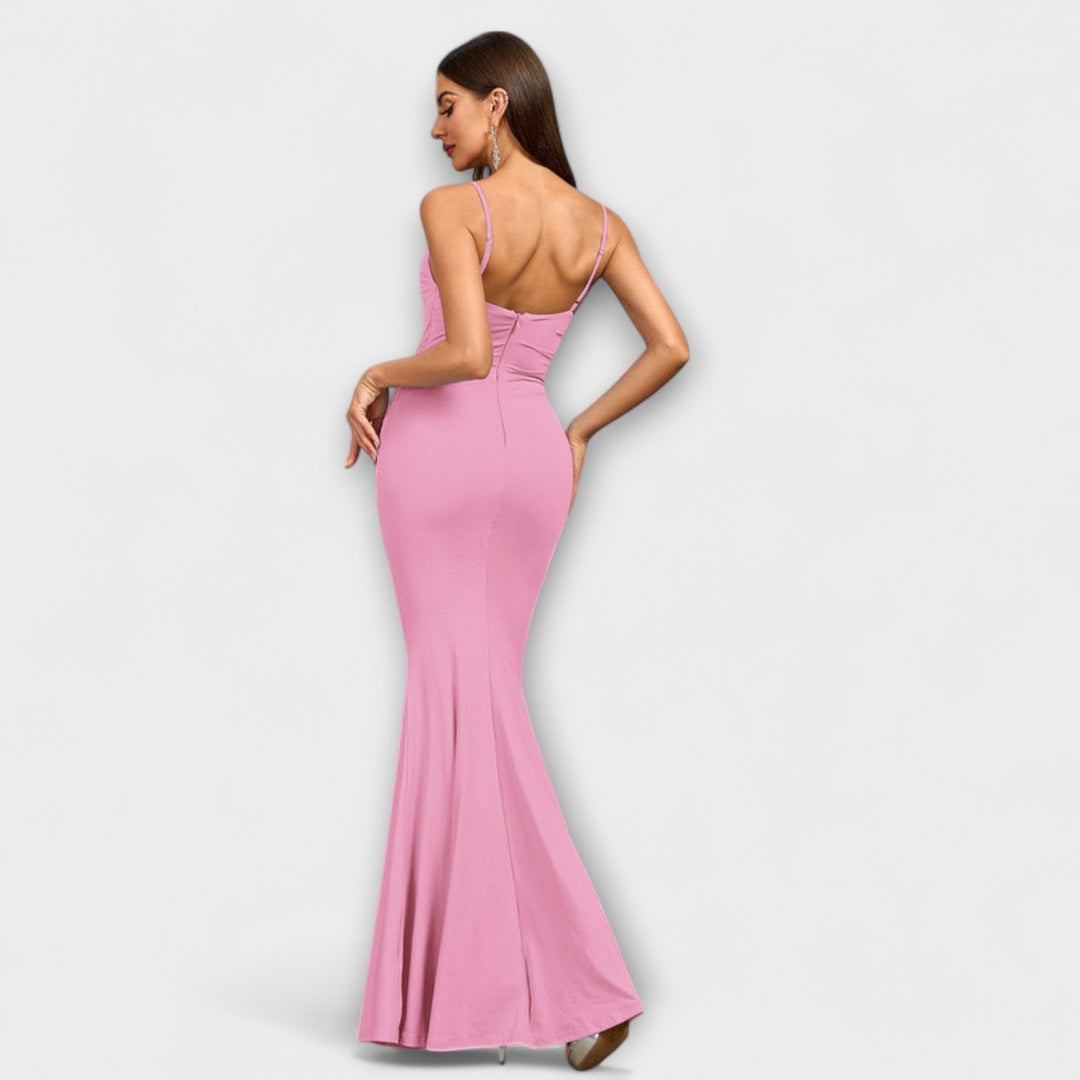 Callie - Elegante vestido beige con volantes