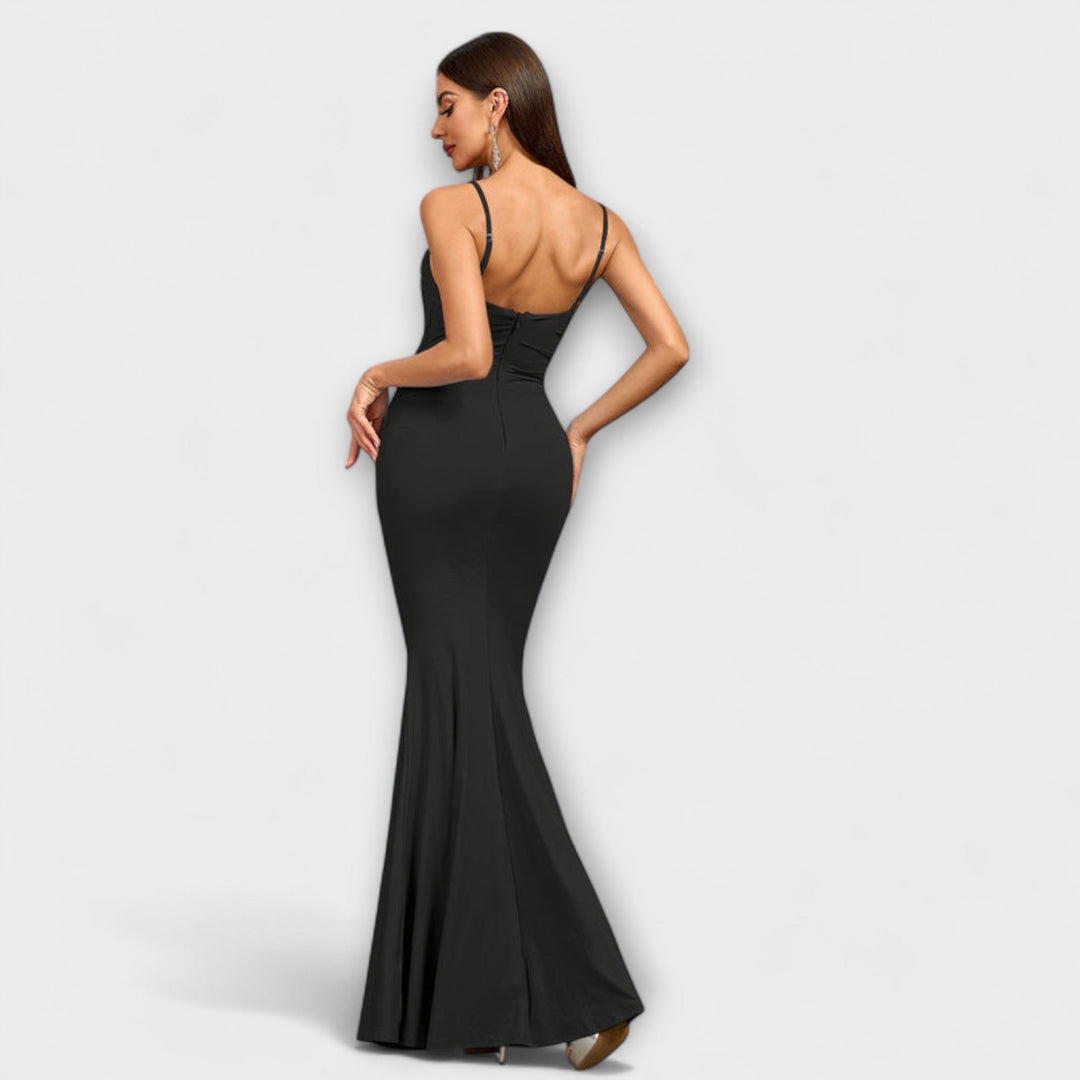 Callie - Elegante vestido beige con volantes