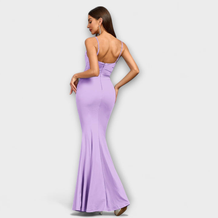 Callie - Elegante vestido beige con volantes