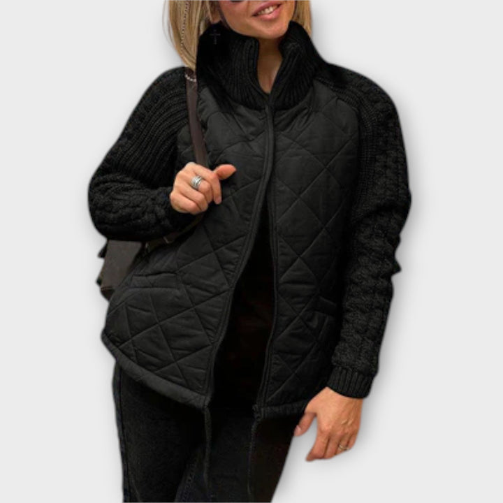Valerie - Chaqueta beige con cuello alto y mezcla de acolchado y punto