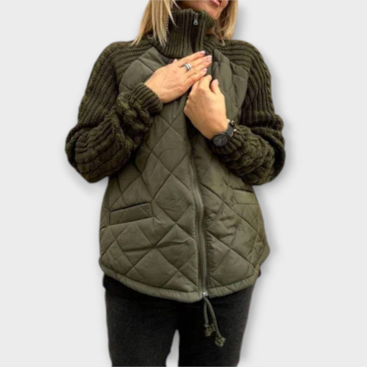 Valerie - Chaqueta beige con cuello alto y mezcla de acolchado y punto