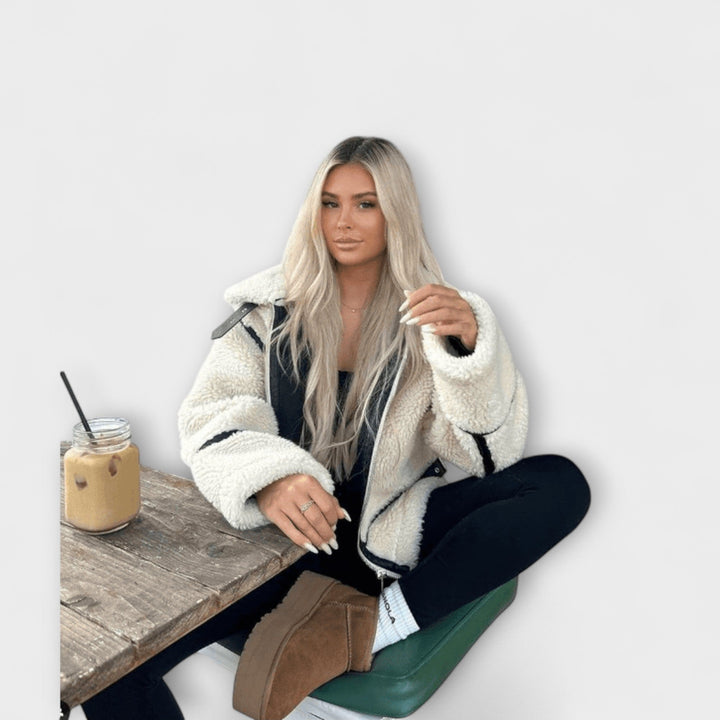 Adele - Chaqueta bomber de peluche color crema elegante