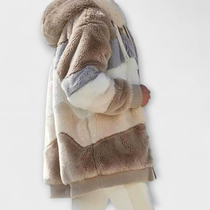 Erika - Chaqueta de invierno beige y acogedora con bloques de color