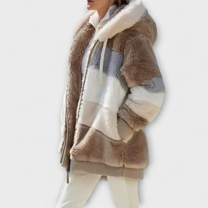 Erika - Chaqueta de invierno beige y acogedora con bloques de color
