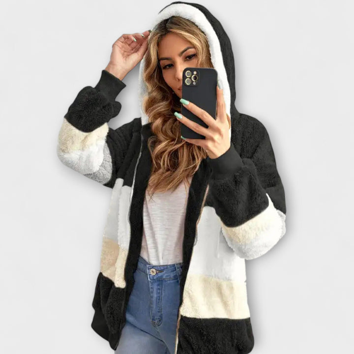 Erika - Chaqueta de invierno beige y acogedora con bloques de color